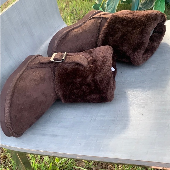 Very warm and Furry Kids Girls Winter Boot - Picture 5 of 8